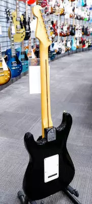 Fender - American Professional II Stratocaster, Maple Fingerboard - Black 2